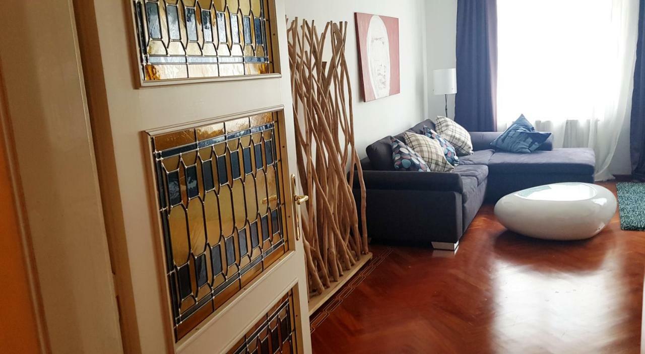 The Kolin Grand Downtown Apartment